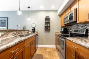 658 Kensington Pl 11B, Wilton Manors, FL 33305 - MLS#F10532506