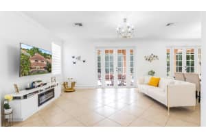 1469 Kite Ct Weston, FL 33327 - Off Market