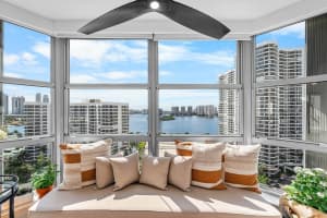 3500 Mystic Pointe Dr 1808, Aventura