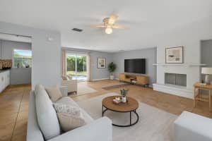 4810 NW 19th St, Lauderhill, FL 33313 - MLS#F10532590