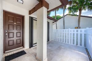 3272 Carambola Cir 3272, Coconut Creek, FL 33066 - MLS#F10532664