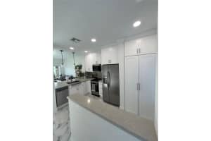 711 SW 122nd Ave, Pembroke Pines, FL 33025 - MLS#F10532667