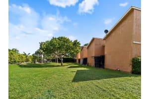 8009 NW 71st Ct, Tamarac, FL 33321 - MLS#F10532668
