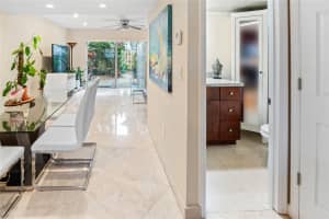 811 W Oakland Park Blvd F4, Oakland Park, FL 33311 - MLS#F10532670