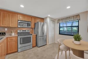 900 Colony Point Circle, Pembroke Pines, FL 33026 - MLS#F10532673