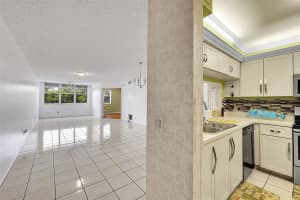 10369 NW 24th Pl 402, Sunrise, FL 33322 - MLS#F10532722