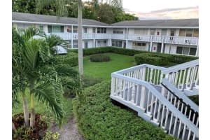 208 Newport L 208, Deerfield Beach, FL 33442 Sold 12/05/25