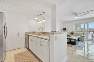 720 Bayshore Dr 304, Fort Lauderdale, FL 33304 - MLS#F10532819