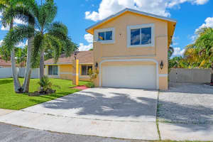 4231 NW 73rd Ave, Lauderhill, FL 33319 - MLS#F10532907