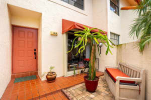 109 Liberty Court, Deerfield Beach, FL 33442 - MLS#F10532929