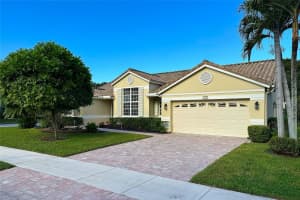 3099 Perriwinkle Cir, Davie