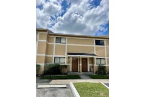 9490 Palm Circle South, Pembroke Pines