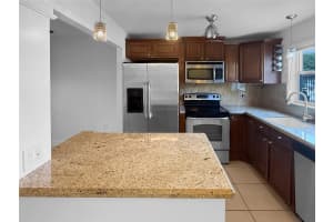 811 W Oakland Park Blvd F9, Oakland Park, FL 33311 - MLS#F10532994