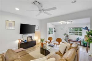 421 SW 12th Ct, Fort Lauderdale, FL 33315 - MLS#F10533007