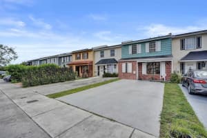 1732 W 72nd St 1732, Hialeah, FL 33014 - MLS#F10533140