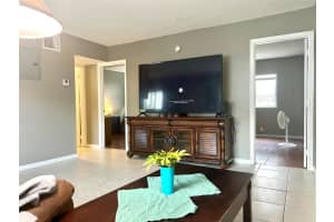 2655 NE 8th Ave 104, Wilton Manors, FL 33334 Sold 12/18/25