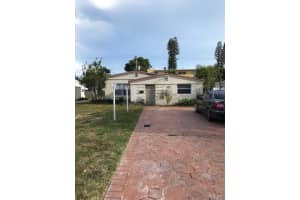 1960 NE 173rd st, North Miami Beach, FL 33162 - MLS#F10533239