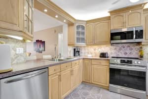 4040 Crystal Lake Drive, Deerfield Beach, FL 33064 - MLS#F10533241