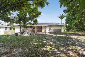 2250 SE Glover St, Port Saint Lucie, FL 34984 - MLS#F10533260