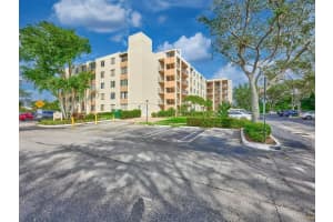 3253 Riverside Dr D-301, Coral Springs, FL 33065 - MLS#F10533324