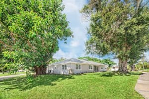 300 Riomar Dr, Port Saint Lucie, FL 34952 - MLS#F10533326