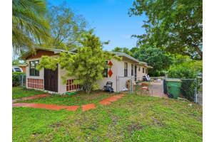 1090 NW 123rd St, North Miami, FL 33168 Sold 12/26/25