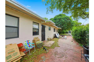 1090 NW 123rd St, North Miami, FL 33168 Sold 12/26/25