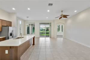 8215 NW 125th Ln, Parkland, FL 33076 - MLS#F10533382