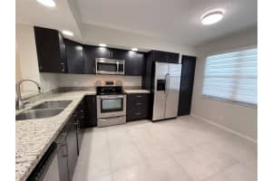 1201 SW 128th Ter 104 E, Pembroke Pines, FL 33027 - MLS#F10533391