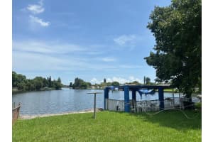 8841 Nw 14th Ave, Miami