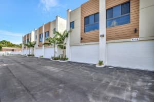 4208 NE 7th Ter 8, Oakland Park, FL 33334 - MLS#F10533415