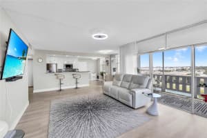 4330 hillcrest dr 810, Hollywood, FL 33021 - MLS#F10533466