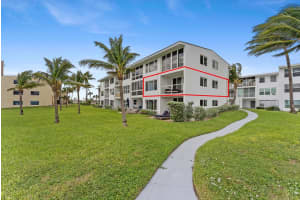 1041 HILLSBORO MILE 2, Hillsboro Beach, FL 33062 - MLS#F10533480