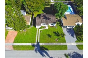 1535 Plunkett St, Hollywood