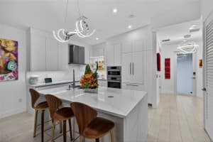 21 NE 25th St, Wilton Manors, FL 33305 - MLS#F10533501