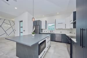 3805 11th Street, Vero Beach, FL 32960 - MLS#F10533540