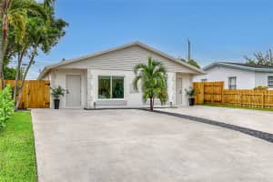 414 W Mango St, Lantana, FL 33462 - MLS#F10533575