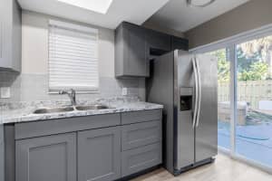 586 NW 46th Ave, Delray Beach, FL 33445 - MLS#F10533639