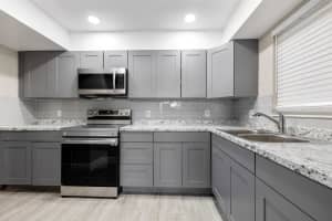 586 NW 46th Ave, Delray Beach, FL 33445 - MLS#F10533639