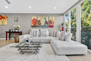 822 NE 19th Ave 822, Fort Lauderdale, FL 33304 - MLS#F10533672