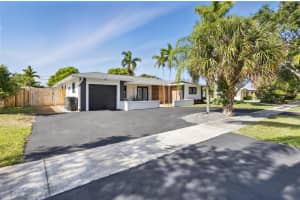 2105 NE 62nd St, Fort Lauderdale, FL 33308 - MLS#F10533690