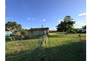 5211 Pine Grove Dr, West Palm Beach, FL 33417 Sold 12/08/25