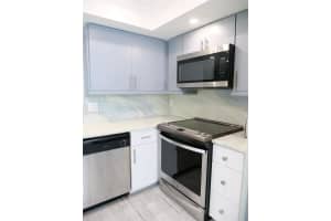 12 Willowbrook Ln 102, Delray Beach, FL 33446 - MLS#F10533753