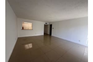 18101 NW 68th Ave c104, Hialeah, FL 33015 - MLS#F10533862