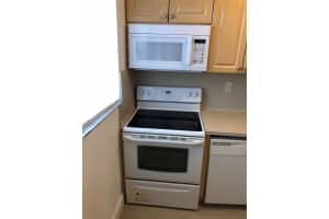 110 SE 2nd St 105, Hallandale Beach, FL 33009 - MLS#F10533870