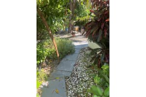 812 S Federal Hwy, Lake Worth Beach, FL 33460 - MLS#F10533886