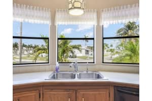 8560 SW 20th St, Davie, FL 33324 - MLS#F10533931