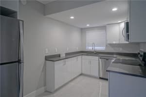 640 NE 7th Ave 10, Fort Lauderdale, FL 33304 - MLS#F10534094