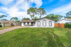 4679 Dolphin Dr, Lake Worth, FL 33463 - MLS#F10534099