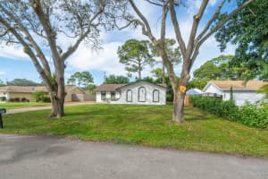 4679 Dolphin Dr, Lake Worth, FL 33463 - MLS#F10534099